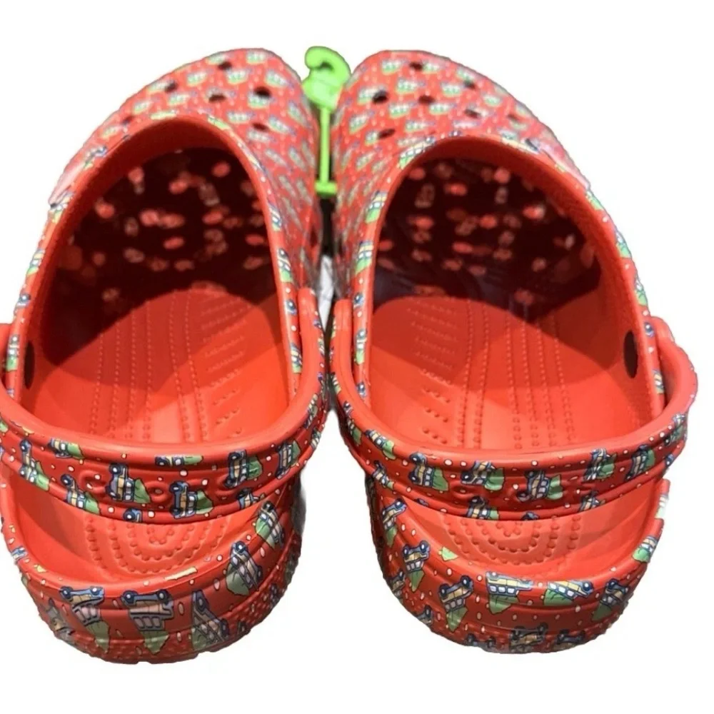 NEW Holiday Vineyard Vines Crocs Classc Clog colaboration WHALE Jibbitz M10 W12